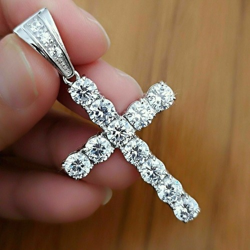 Collana con ciondolo croce
