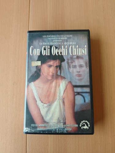 Con gli occhi chiusi - gli,