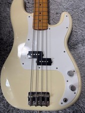 FENDER JAPAN basso di
