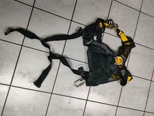 Imbracatura PETZL con casco e