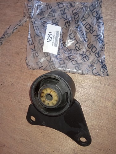 18251 supporto motore sinistro - 18251,