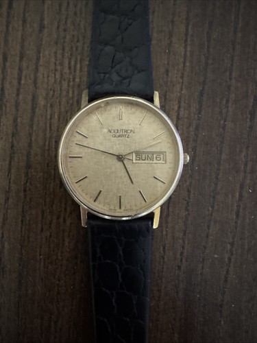 Bulova accutron 10k gold - bulova,