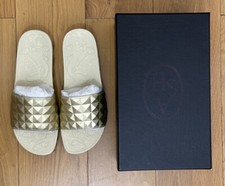 SANDALI CON BORCHIE CENERE