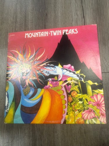 Mountain twin peaks double - mountain,