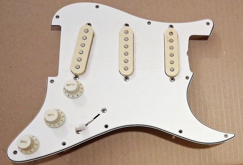 Fernandes japan strat - fernandes,