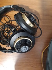 akg cuffie 141