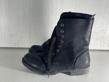 Scarpe stivaletti stringati