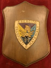 K048 - Crest su base in legno