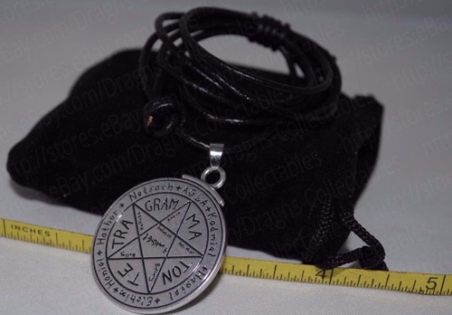 Collana con ciondolo talismano