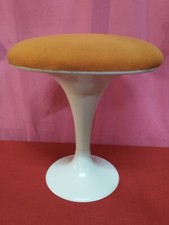 Sgabello girevole in plastica