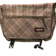 Eastpak borsa tracolla stile