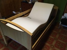Letto per disabili elettrico con materasso antidecubito