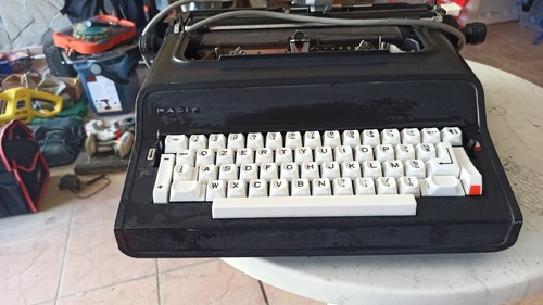 Macchina scrivere facit - macchina, da