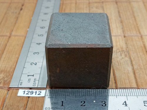 Cube hematite naturel - 30, mm