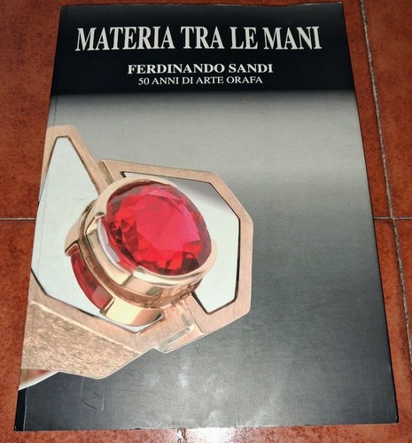 Materia tra mani ferdinando - tra,