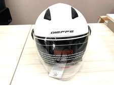 CASCO CON VISIERA LUNGA BIANCO