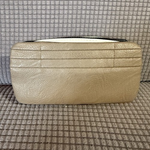 Cathay pacific first - pacific,