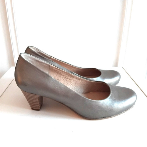 Scarpe corte tacco medio