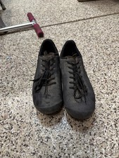 Scarpe stringate specializzate