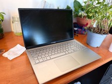 ASUS VivoBook Ryzen 5 - 8GB