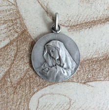 Médaille Religieuse Pendentif Argent Vierge signée AP 1900
