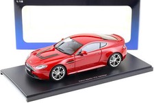 1:18 AUTOart Aston Martin V12 Vantage Coupè 2010 rosso metallizzato