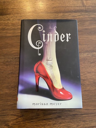 Cinder marissa meyer 1st - by,
