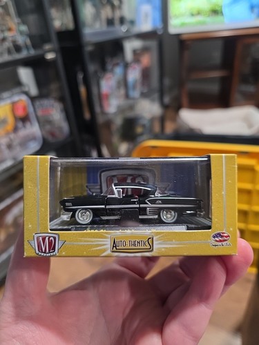 Auto thentics 64 - m2, 1:64