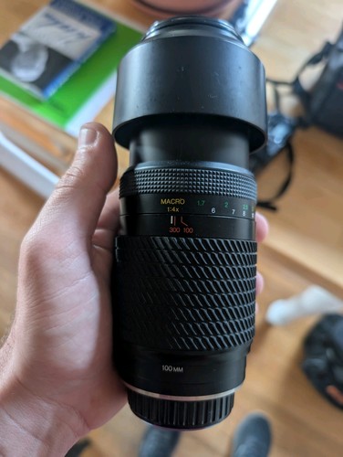Tokina 100 300mm 6 - f/5.6, macro
