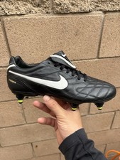 Rare scarpe da calcio Nike