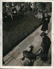 1940 Foto stampa L-r Lynn Baker-il lupo, Peter Poor-San Francesco e Jeanne Karrel