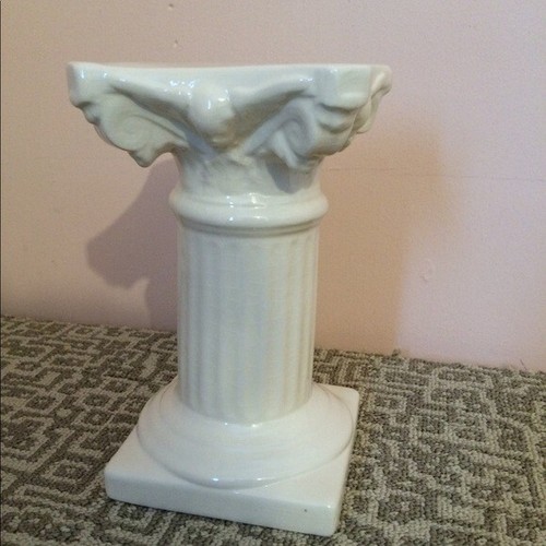 Piedistallo stile colonna