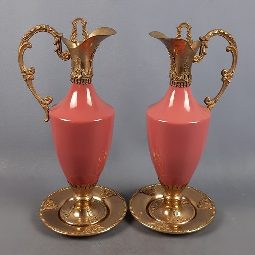 Bottiglie pubblicitarie stock - bottiglie,