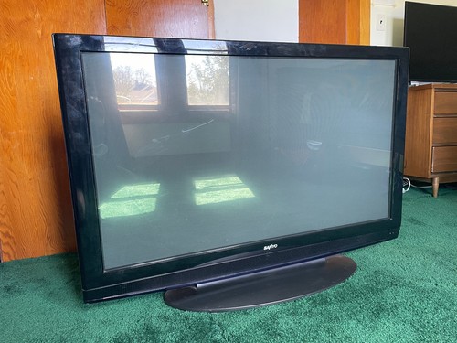 Sanyo 720p flat panel - 50",