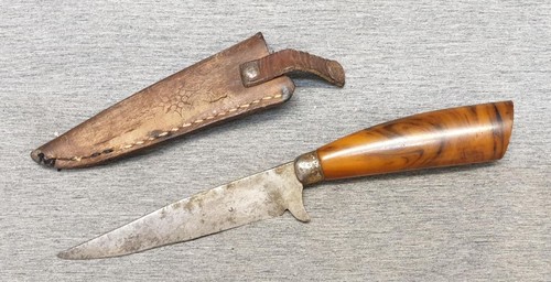 Vecchio coltello caccia con - vecchio,
