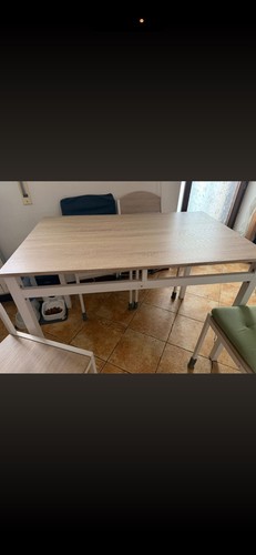 Set pezzi con tavolo e - tavolo, 4