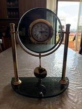 Orologio da tavolo con pendolo