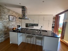 Cucina completa  usata.  Misura lineare 450 cm, alta 217 cm, con isola 270cm x96