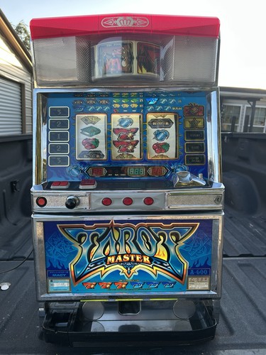 Vintage slot machine - machine, pickup