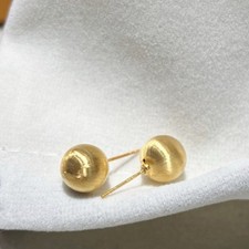 Orecchini a perno in vero oro