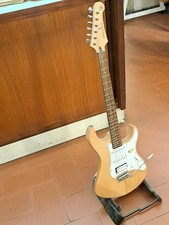 chitarra elettrica yamaha