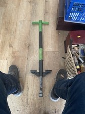Pogo Stick Verde E Nero ore di divertimento 