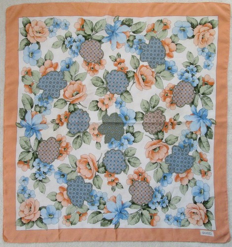 Superbe foulard gucci soie - foulard,