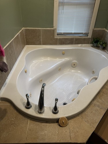 Beautiful unused jacuzzi - jacuzzi, tub