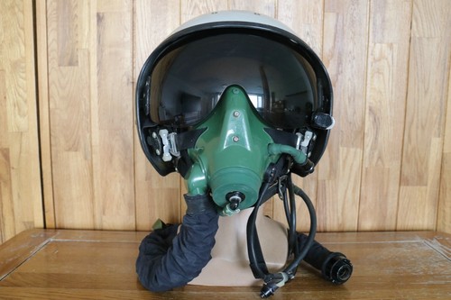 Casco volante pilota caccia