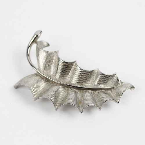 Spilla foglia metallo - in,