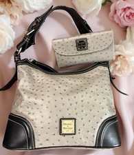 Dooney Bourke Bundle Set borsa hobo in pelle di struzzo grigio goffrata e portafoglio grande