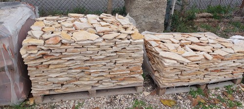 Pietra trani scorza di - di,