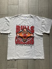 Vintage Logo 7 Chicago Bulls 1996 NBA Champions 72 Wins Shirt Size Large