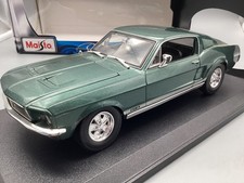 Modellini auto 1:18 Maisto